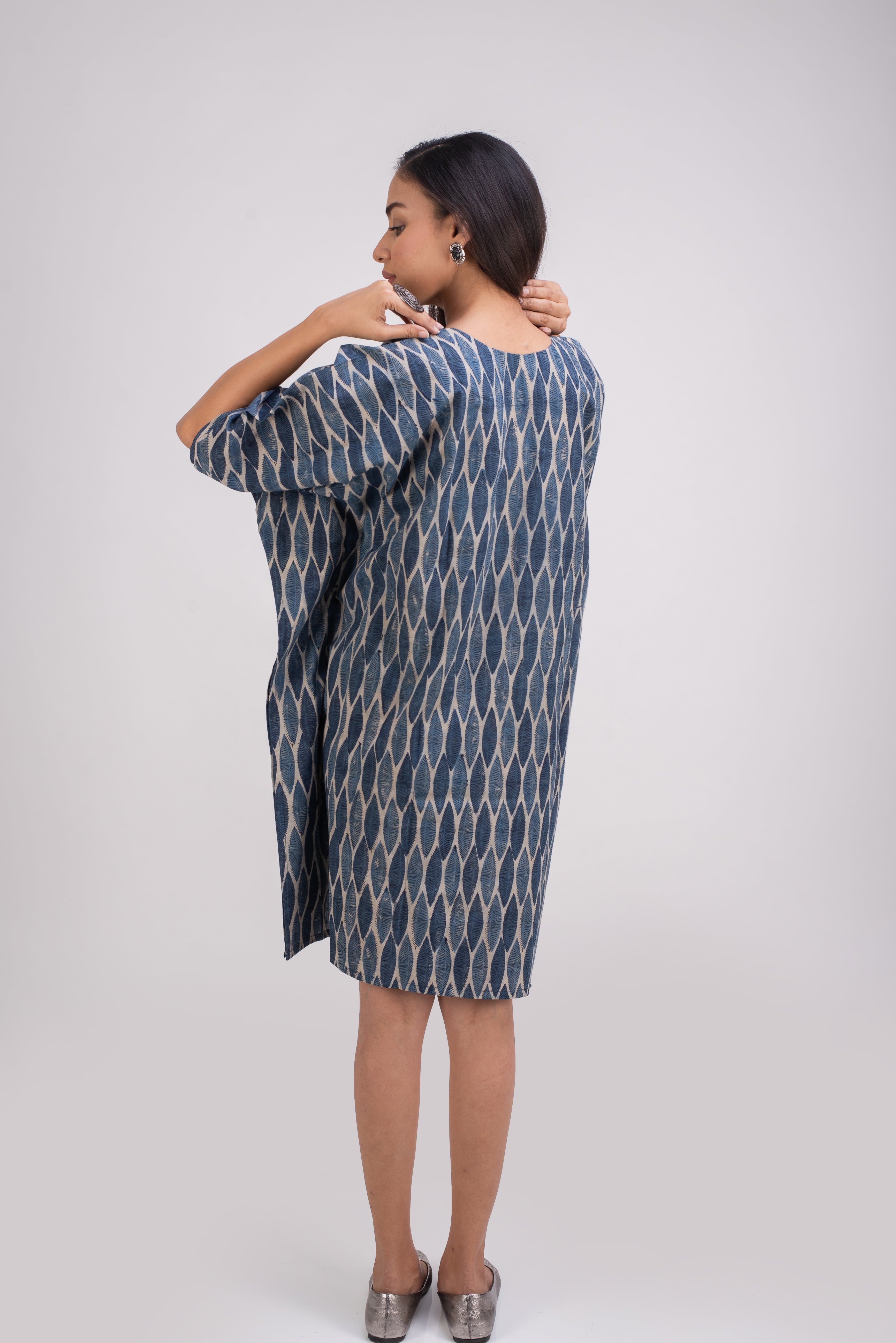 510-108  Whitelotus "Sony" kaftan knee length Women's Dress